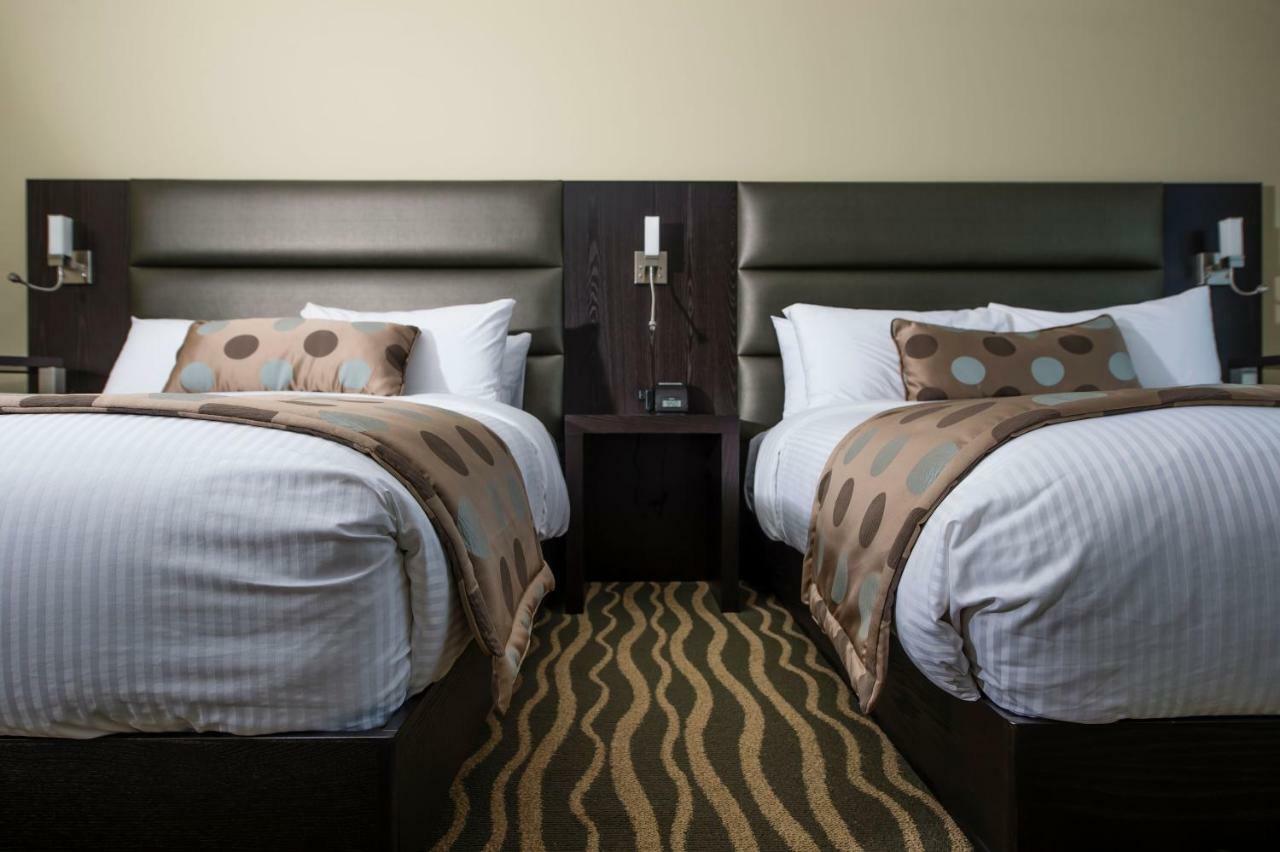Hotel Levesque Ривьер-дю-Лу Экстерьер фото